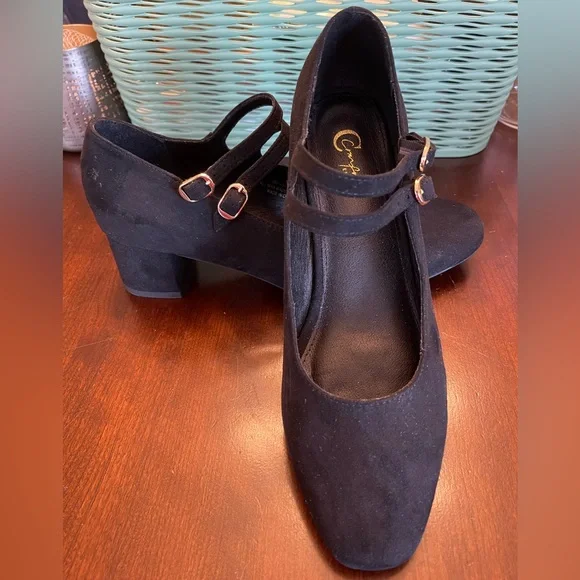 C Comfort Est 1946 Mary Jane’s - Picture 1 of 8